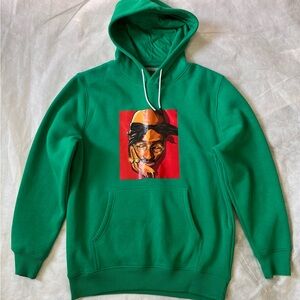 Men's Green Graphic Hoodie long sleeve size L Used in good conditions